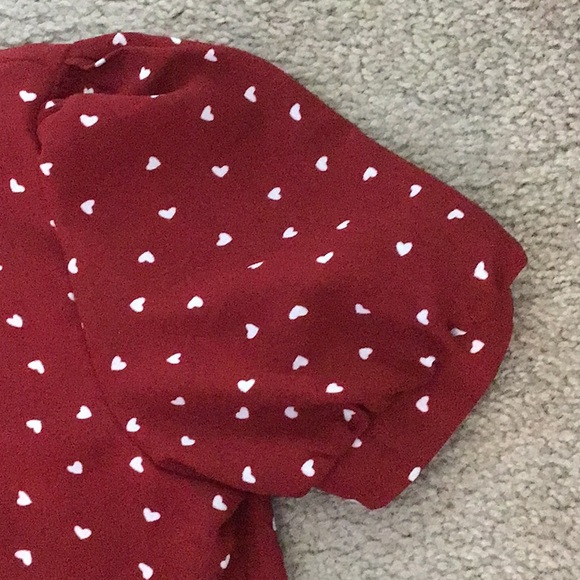 New, never worn SHEIN heart print puff sleeve peplum top, size medium - Picture 3 of 7